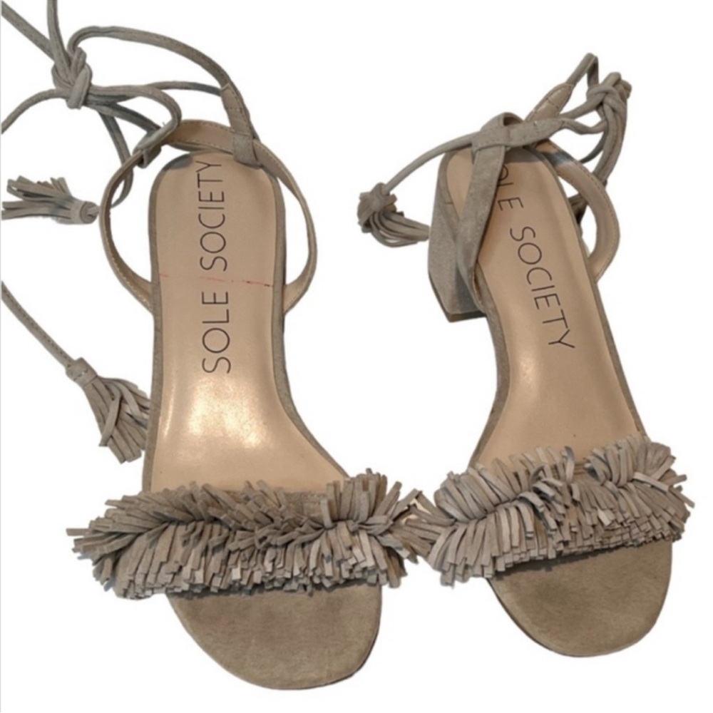 Sole Society Women's Tan Taupe Block Heels & Fringe Detail Sandals